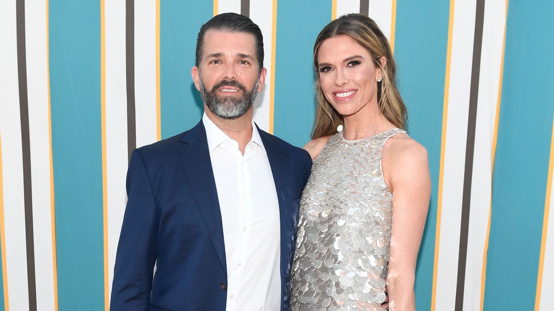 Donald Trump Jr. y su novia Bettina Anderson en un evento en Palm Beach, Florida.