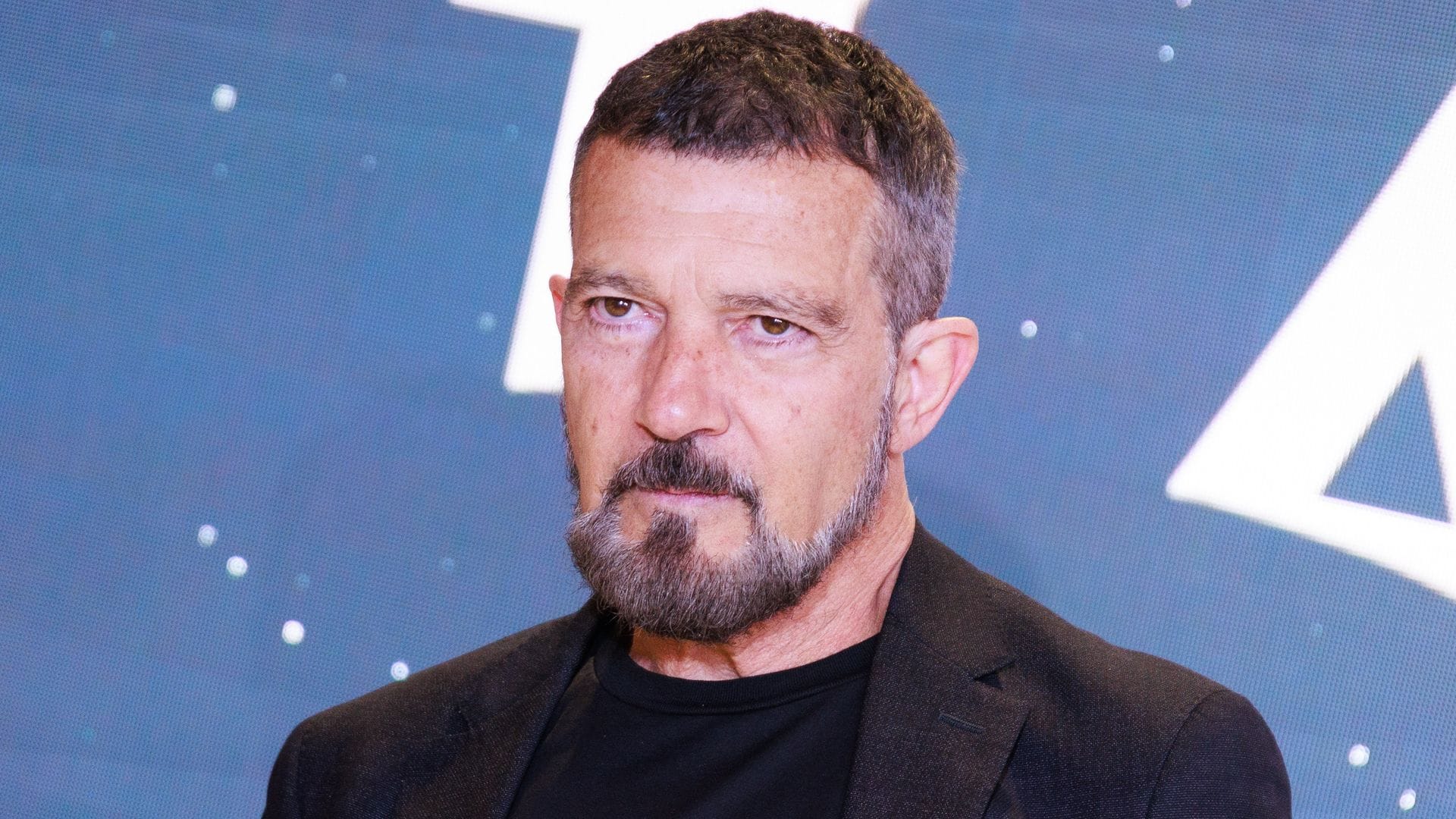 Antonio Banderas se despide de Mario Vargas Llosa: 'Un día negro para la literatura...'