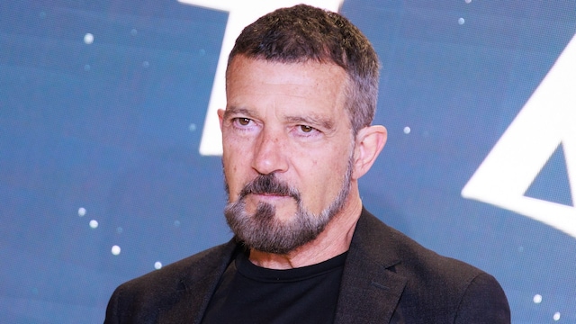 Antonio Banderas asiste a los Talía Awards en Madrid el 8 de abril de 2024.