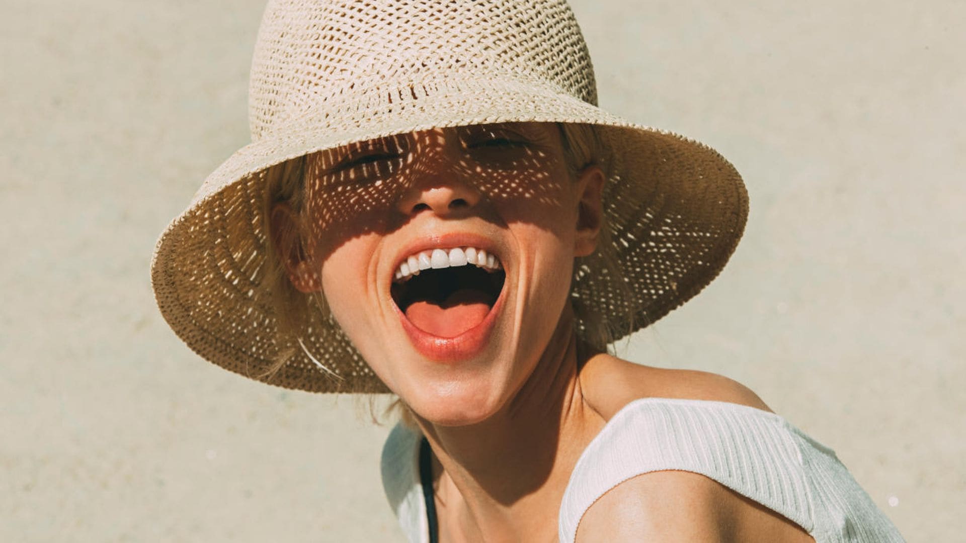 ¿Tienes manchas blancas en la piel? Cinco causas y los mejores consejos para prevenirlas