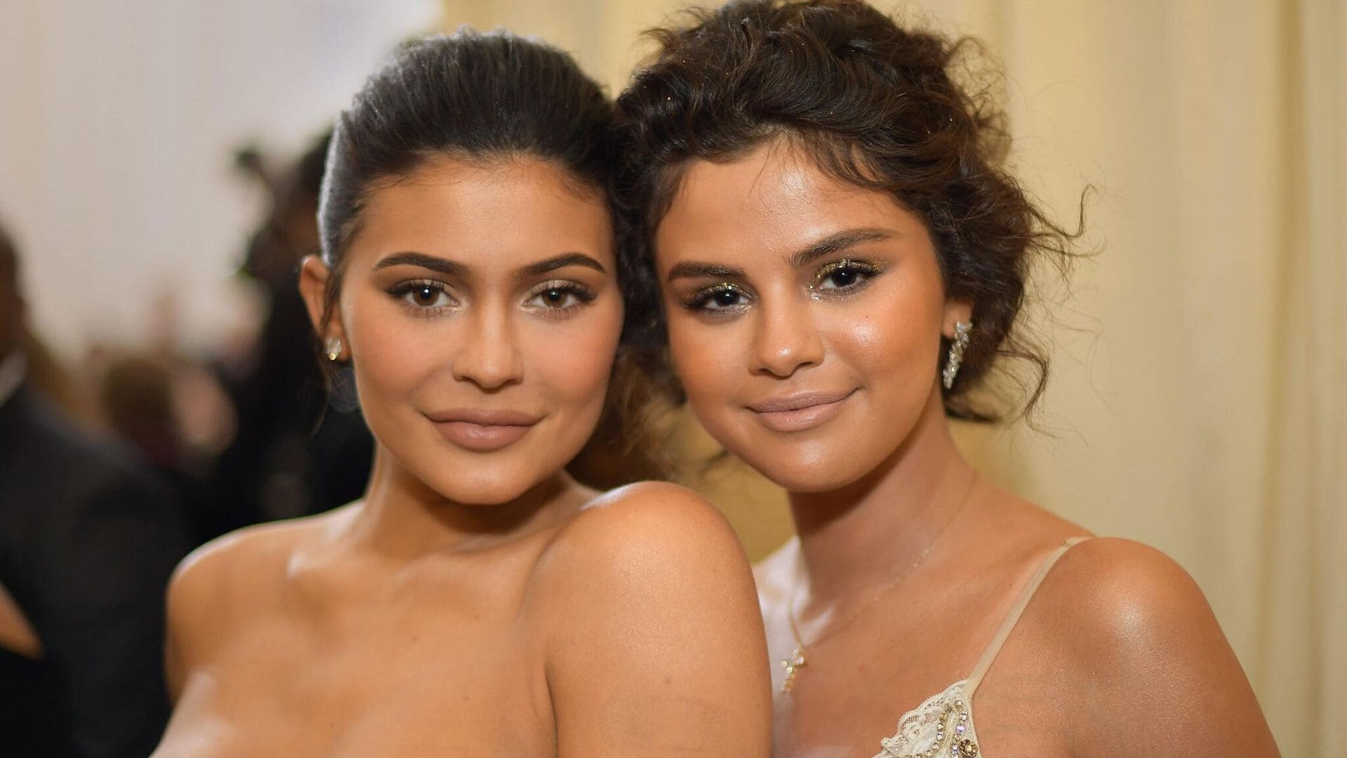 Selena Gomez y Kylie Jenner, la historia de una batalla de ‘likes’, seguidores y antiguos amores
