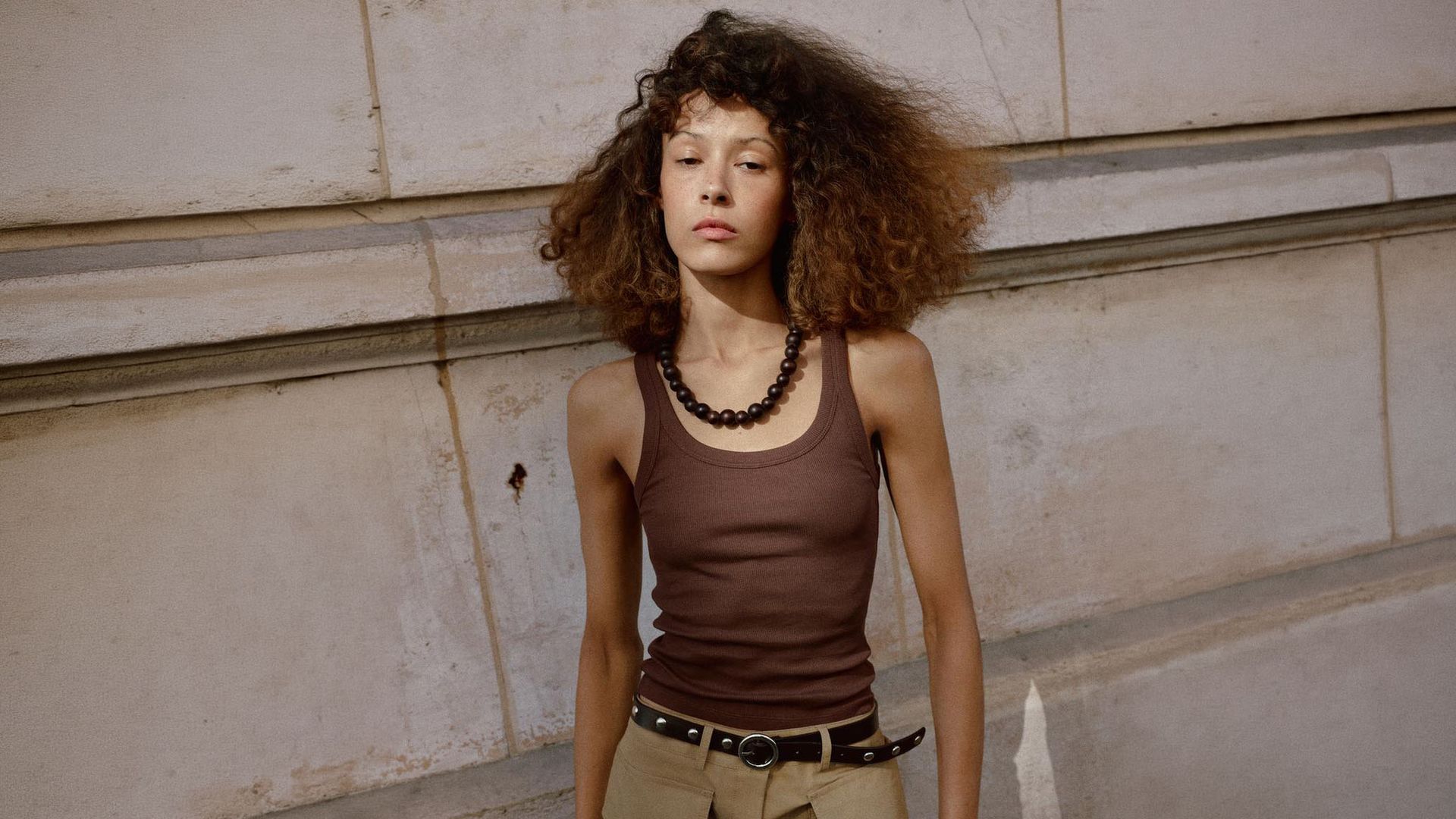 ¿Sin ideas para esta semana? Zara te resuelve los looks de lunes a viernes con una sola camiseta de tirantes