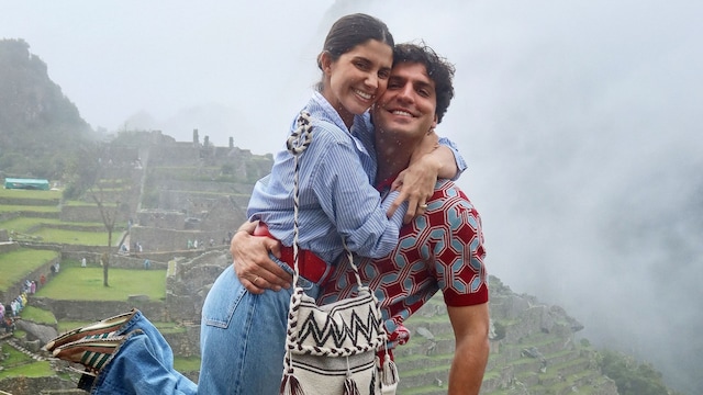 ENAMORADOS
María y Tomás, pura emoción al alcanzar la cima de Machu Picchu, “el lugar más increíble en el que hemos estado”.