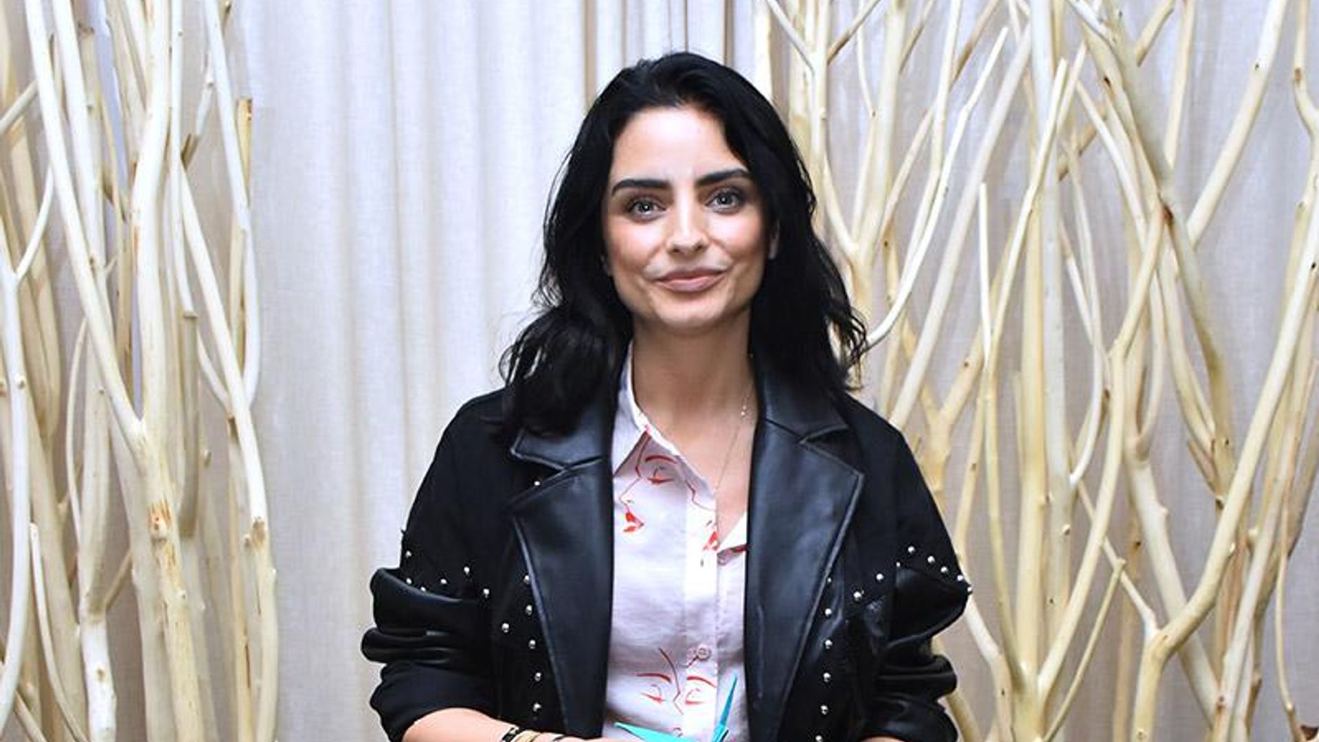 Aislinn Derbez comparte lo complejo que fue viajar con su familia al completo