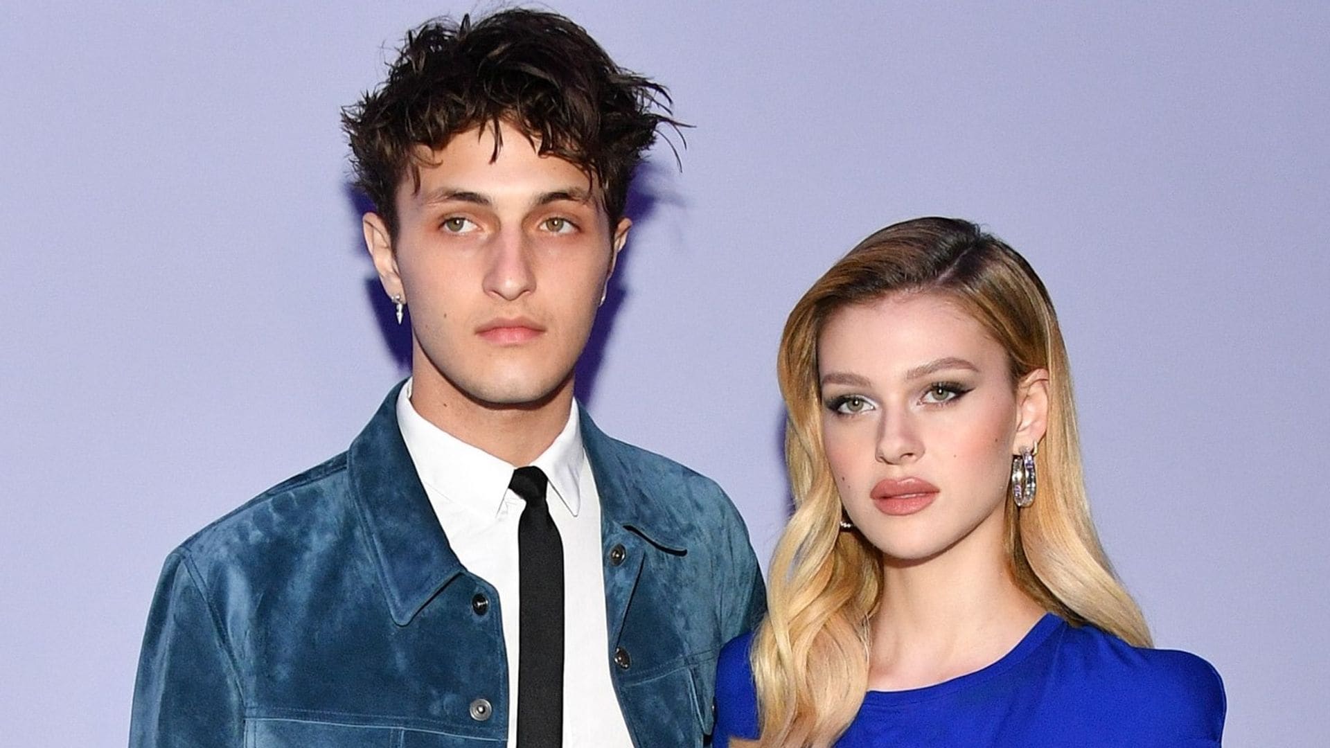 Anwar Hadid y Nicola Peltz en la Semana de la Moda de Nueva York en 2018