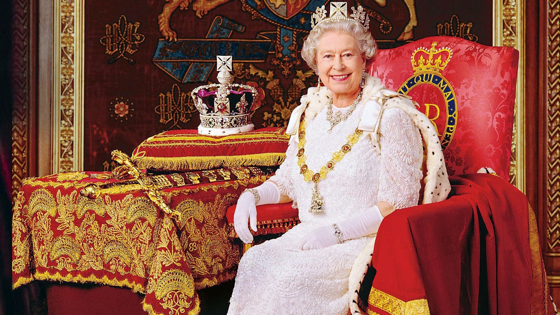 Isabel II, una vida de leyenda. El álbum más completo de la Reina más influyente