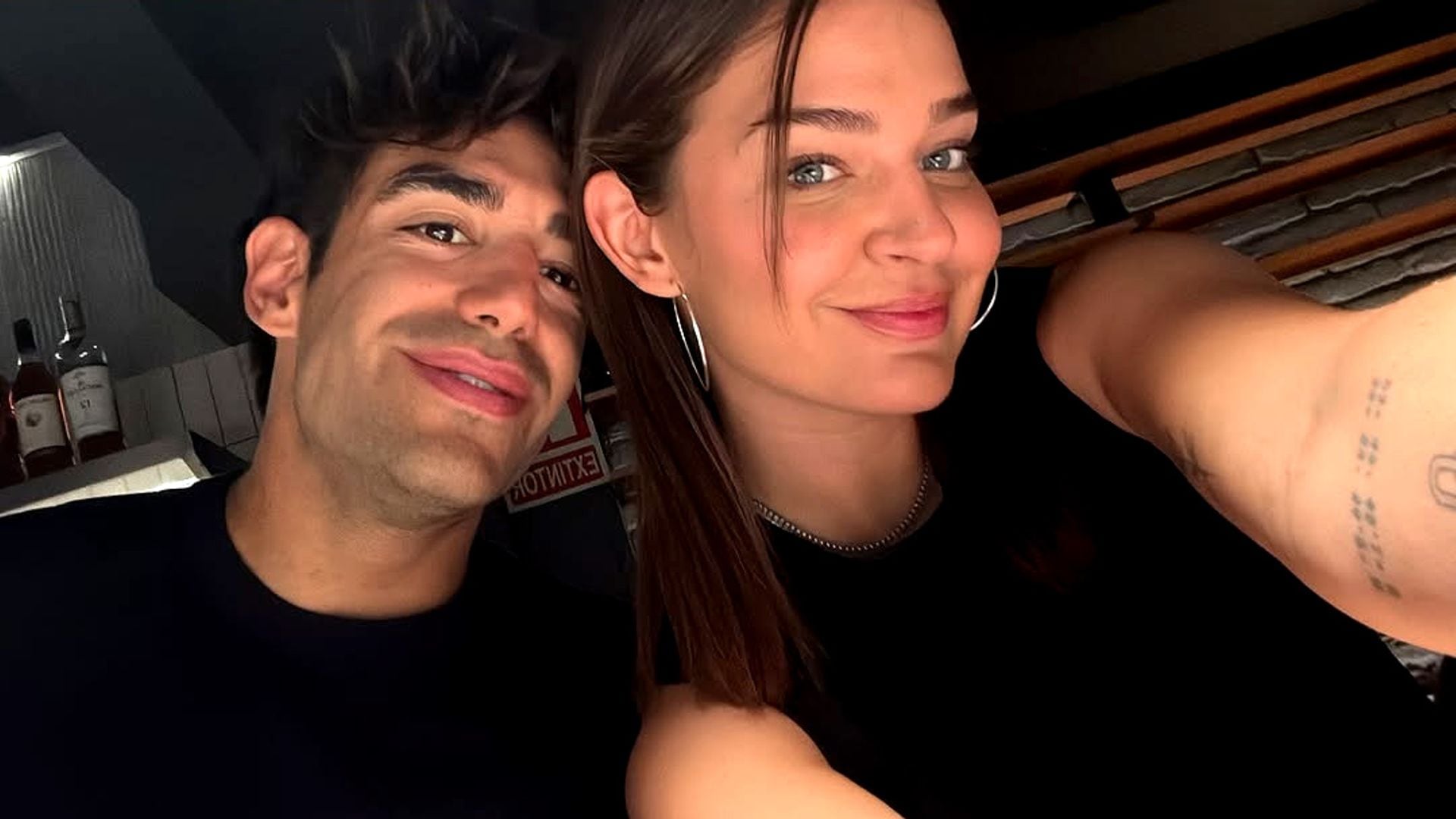 Laura Escanes celebra su cumpleaños enamorada de Joan Verdú y volcada en su hija Roma