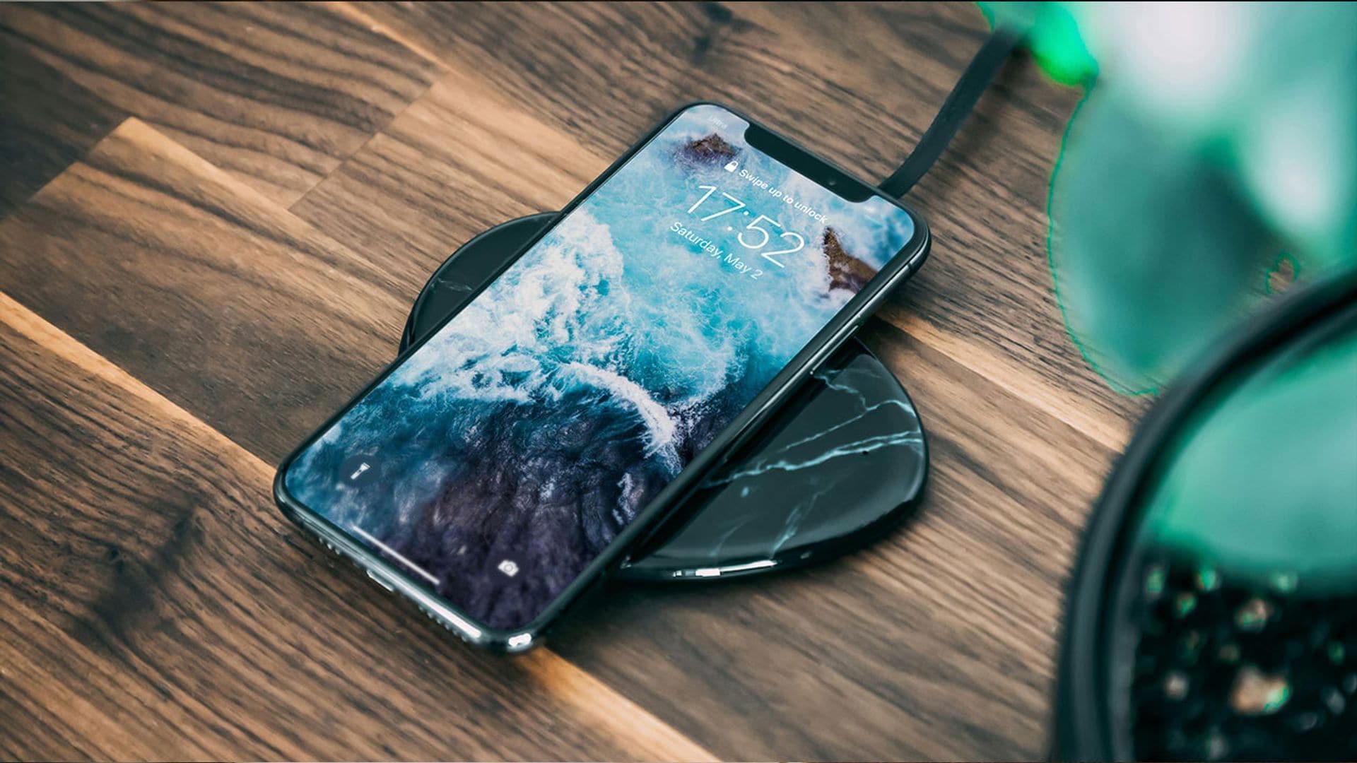Olvídate de cables: estos son los mejores móviles con carga inalámbrica del mercado