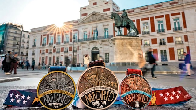 Medallas oficiales ZURICH ROCK ‘N’ ROLL RUNNING SERIES en Madrid
