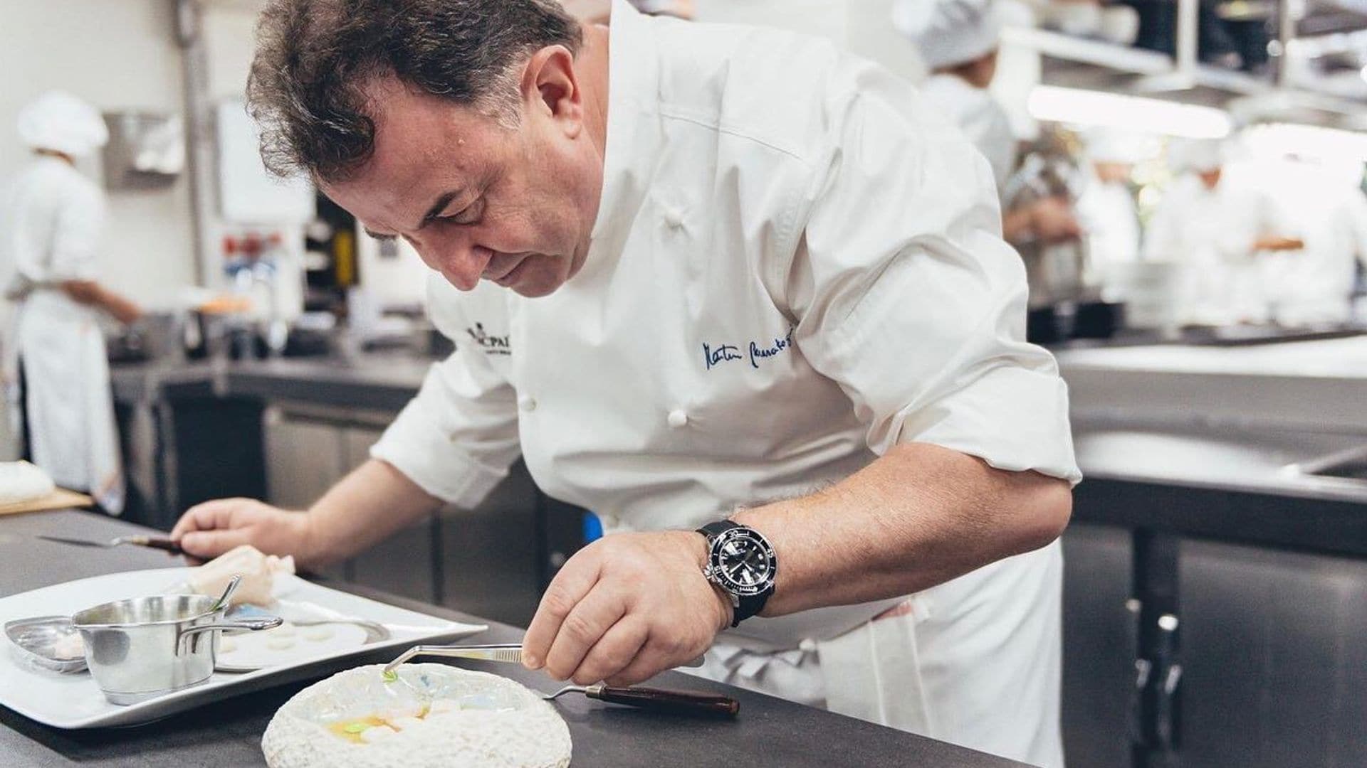 Martín Berasategui celebra 50 años entre fogones rodeado de estrellas Michelin: "no puedo estar más orgulloso de haber elegido este oficio"