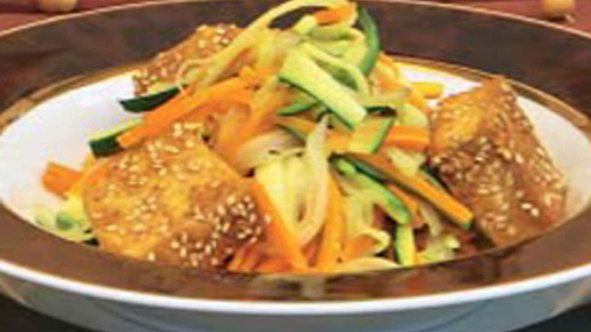 Tofu con calabacín y zanahorias