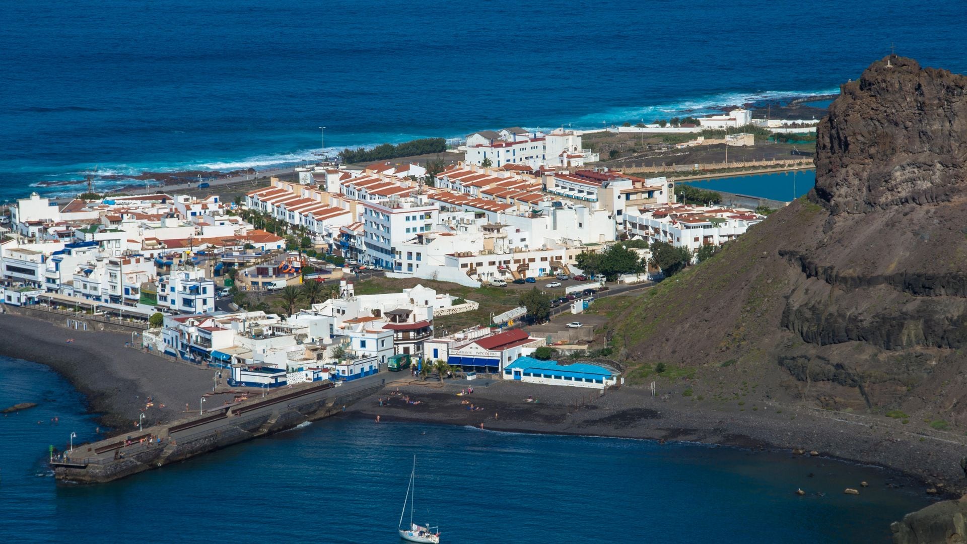 Vista aérea de la localidad marinera de Agaete, Gran Canaria