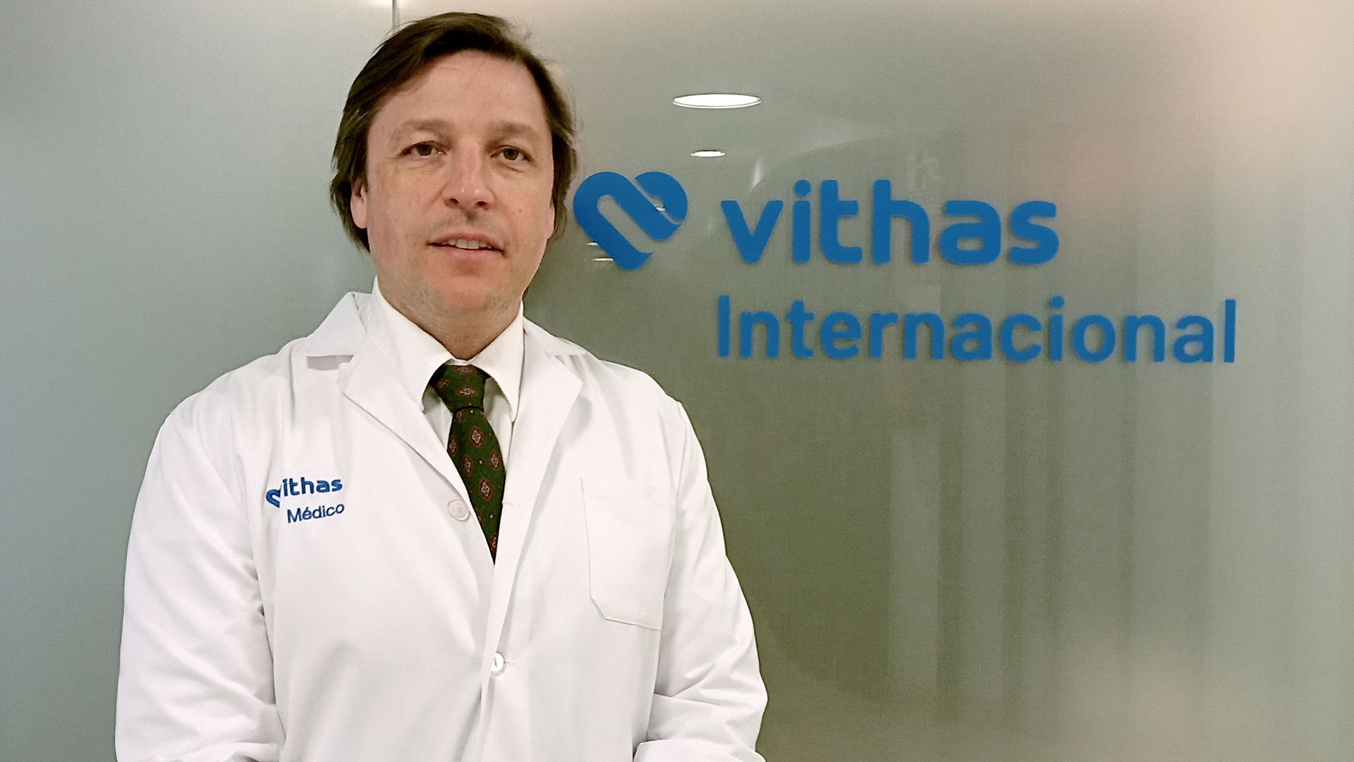 Dr. Carlos Millán, ginecólogo