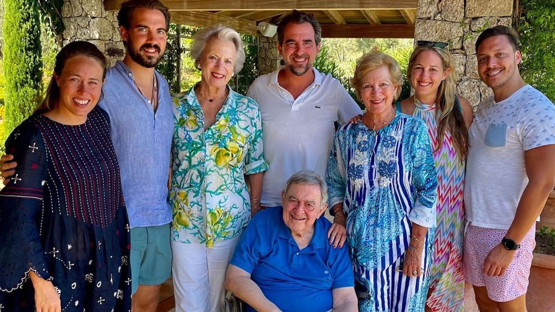 ¿Quién es quién en la foto de familia por el 75 cumpleaños de Ana María de Grecia?