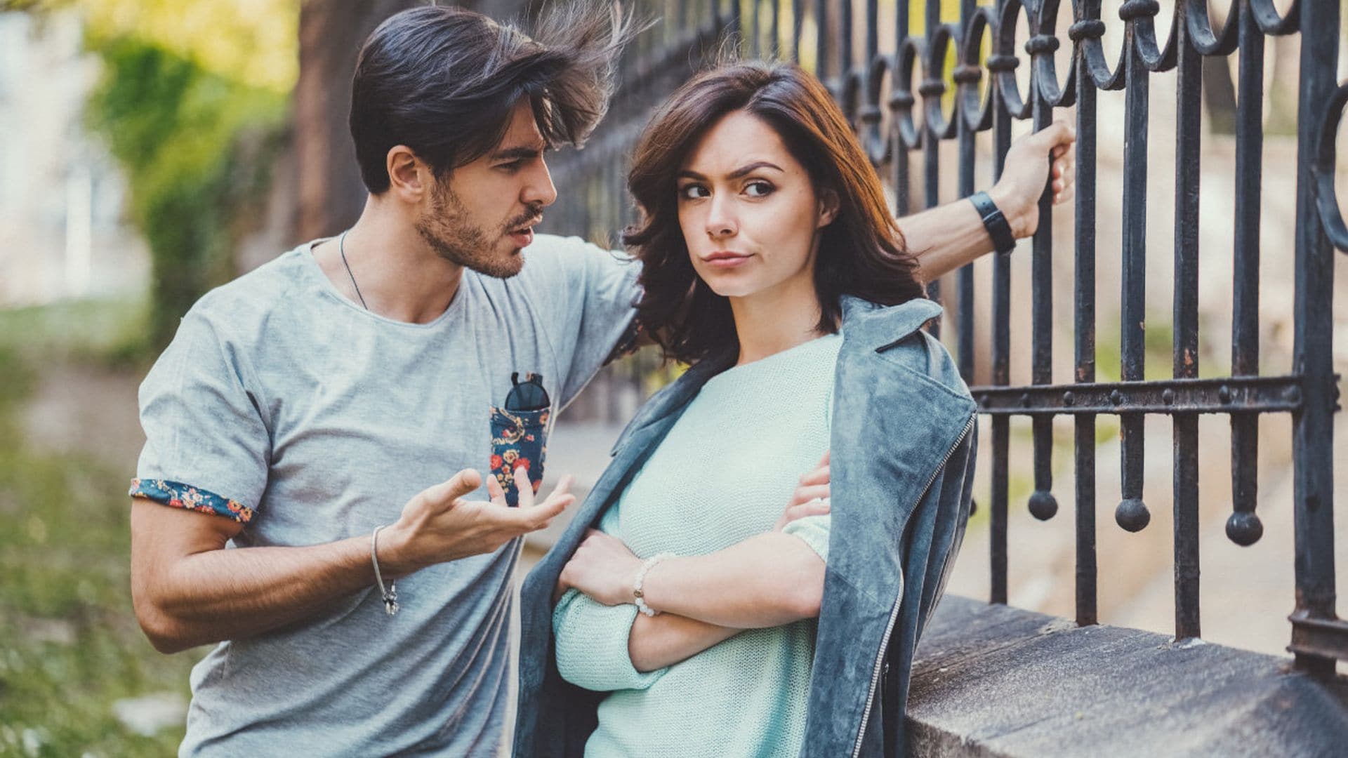 Cuando tu pareja es excesivamente crítica y exigente contigo, ¿cómo manejar esta situación?