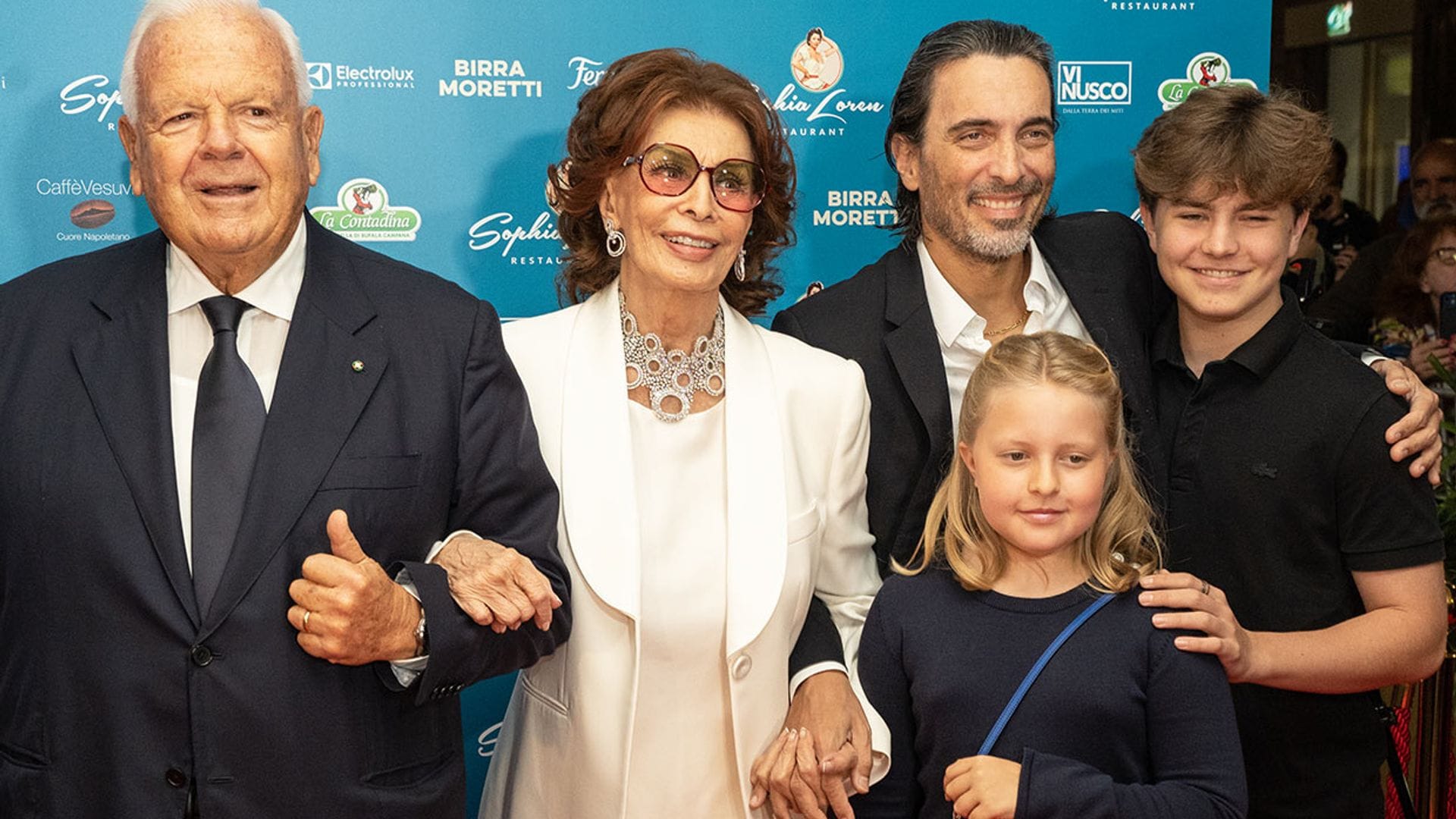 Sofía Loren presume de una de sus joyas más valiosas en su último acto en familia