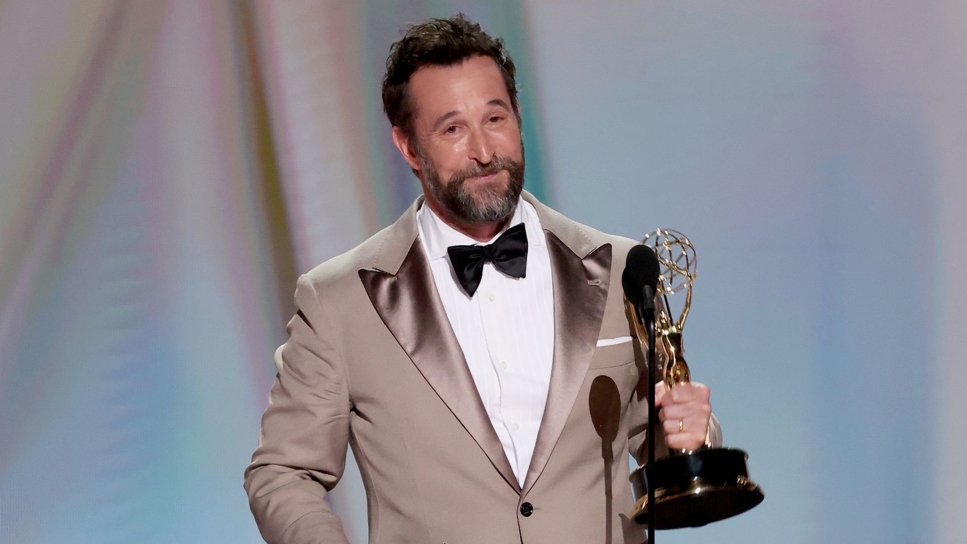 Noah Wyle recibió el Emmy a Mejor Actor Protagonista en una Serie Dramática por "The Pitt".