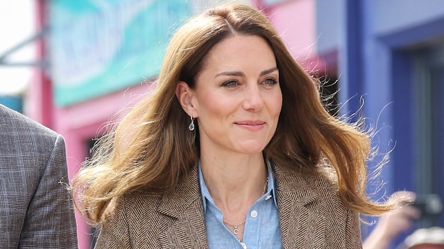 El príncipe William y la princesa Kate visitaron Tobermory, en la isla escocesa de Mull.