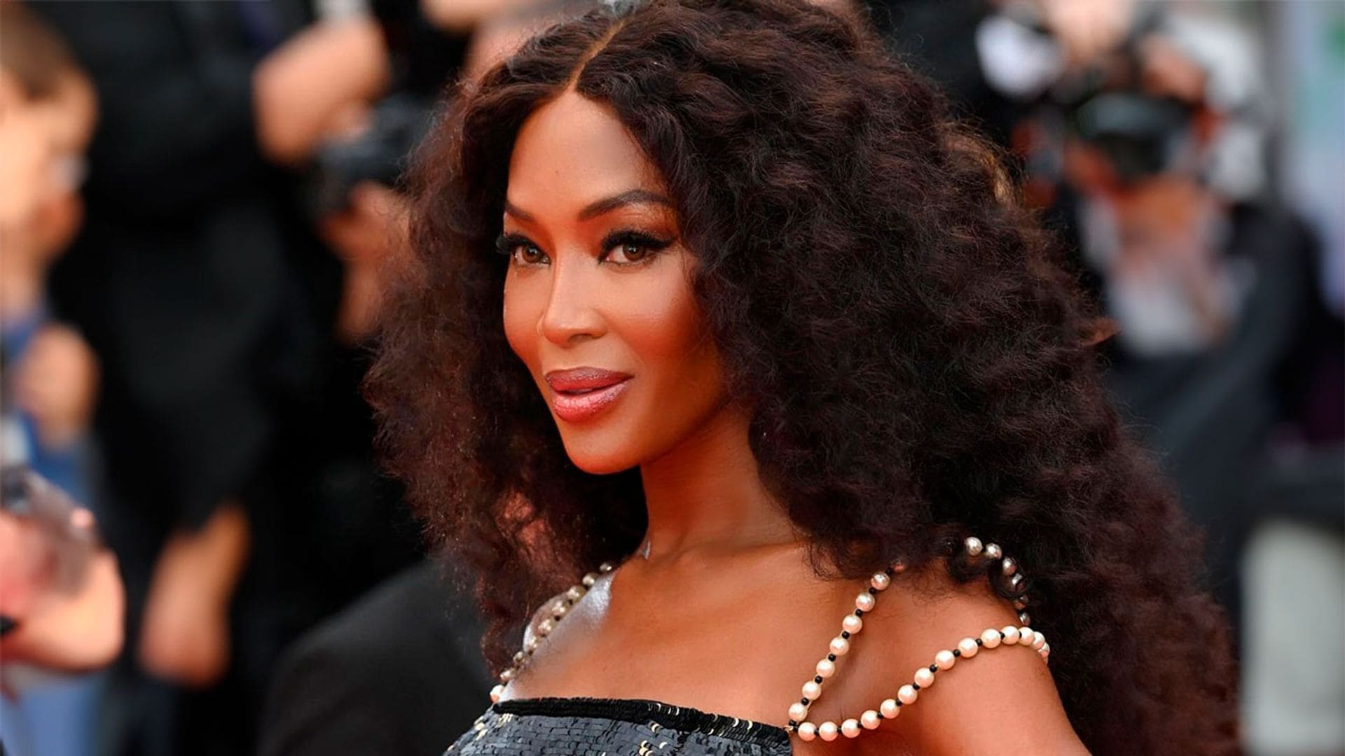 Naomi Campbell cumple 54 años: así han sido los cambios de look de la top más icónica de los 90