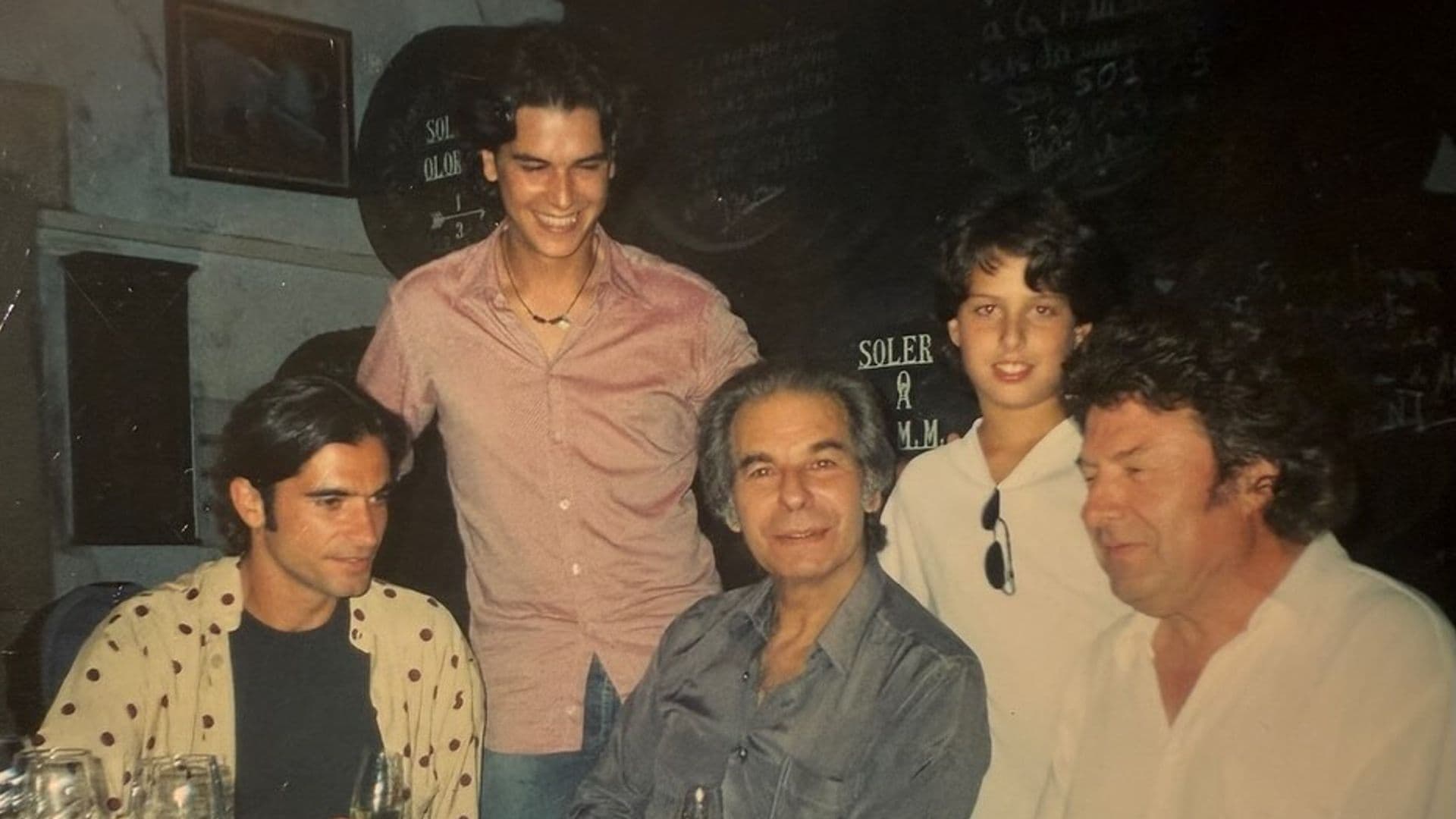 Estrella Morente abre el álbum de su pedida de mano: de la camisa de lunares de Javier Conde a las palabras de su padre