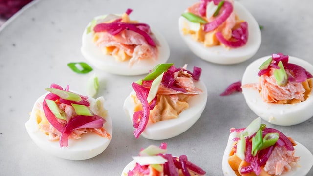 huevos salmon age