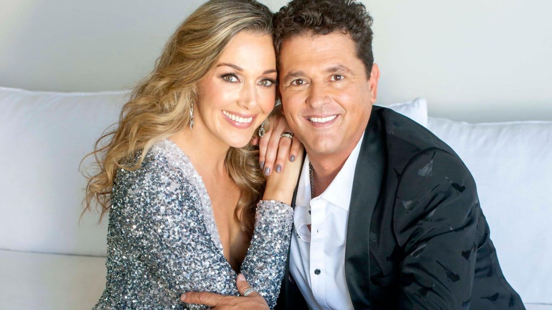 Hablamos en exclusiva con el cantante Carlos Vives y su mujer, que celebran 20 años de amor