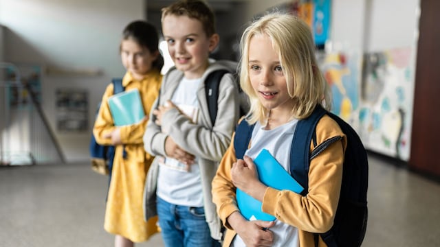 Niño con TDAH en el colegio