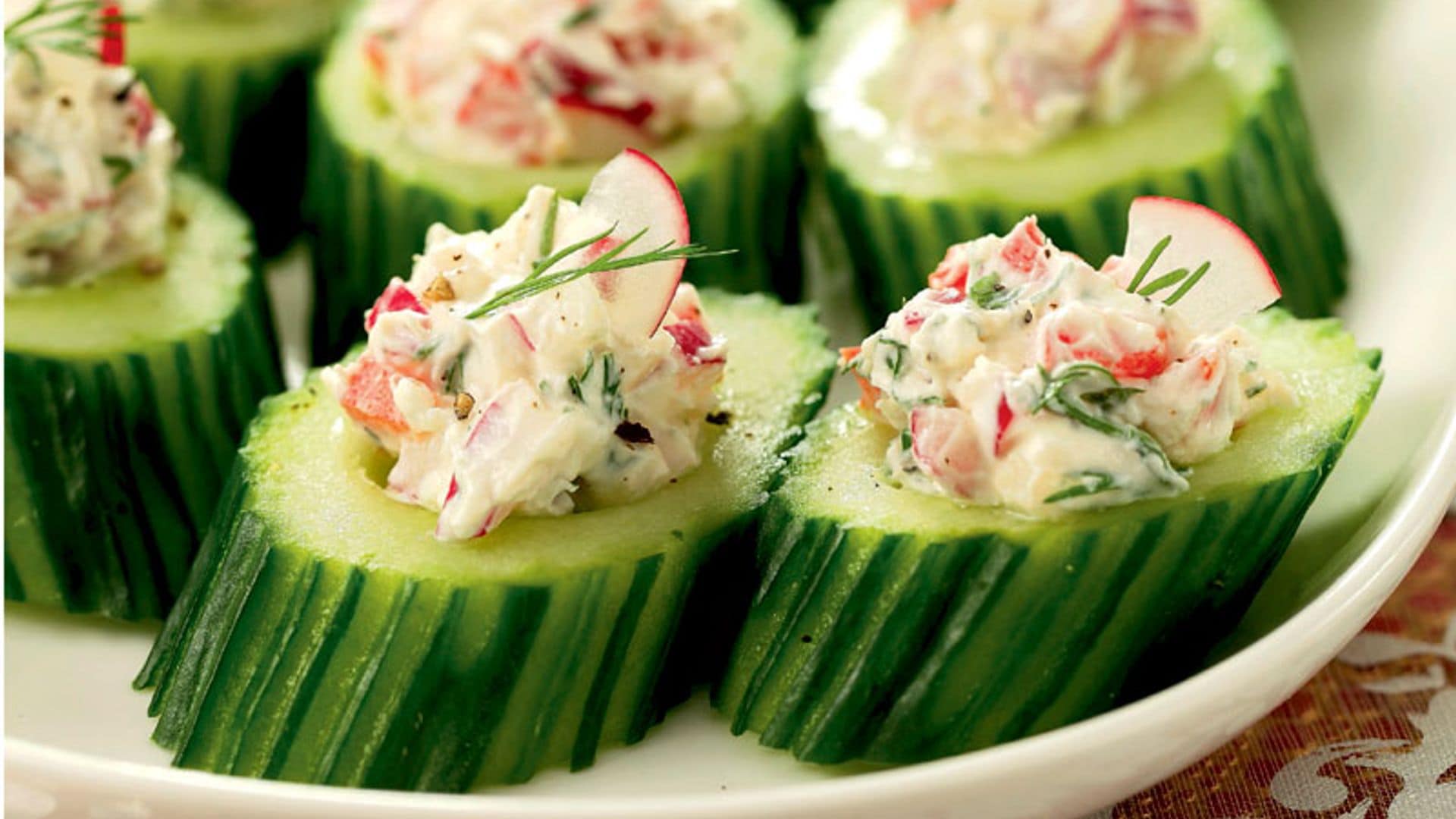 Bocados de calabacín con ensaladilla de marisco