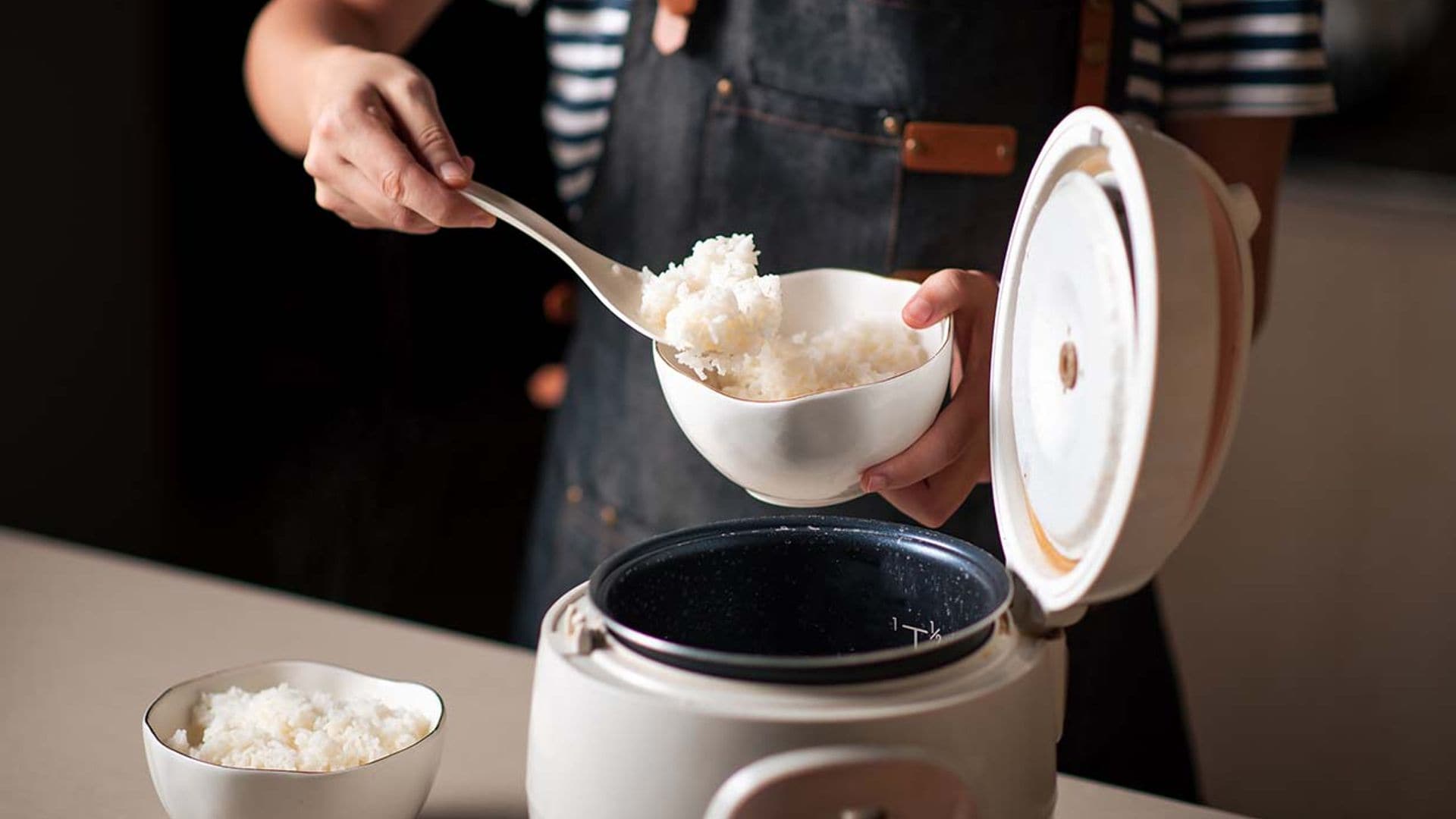¿Fan de la comida asiática? Consigue que el arroz quede en su punto sin esfuerzo con las mejores arroceras eléctricas