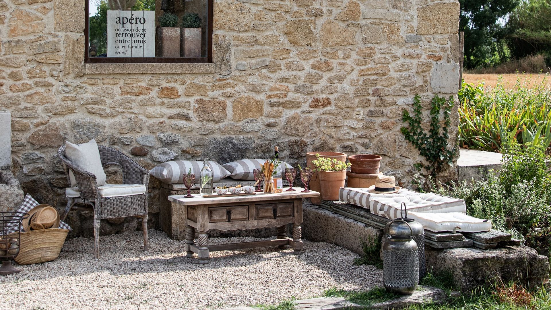 Casa con fachada de piedra