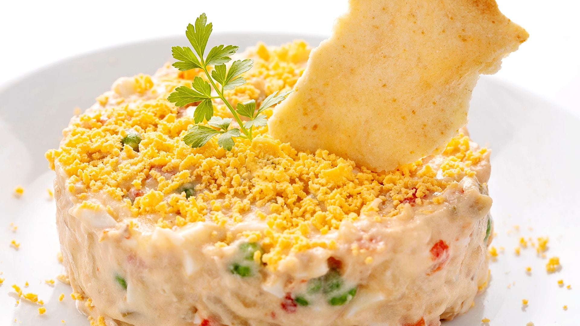 Cuánto aguantan en la nevera los platos veraniegos más populares: del gazpacho a la ensaladilla rusa