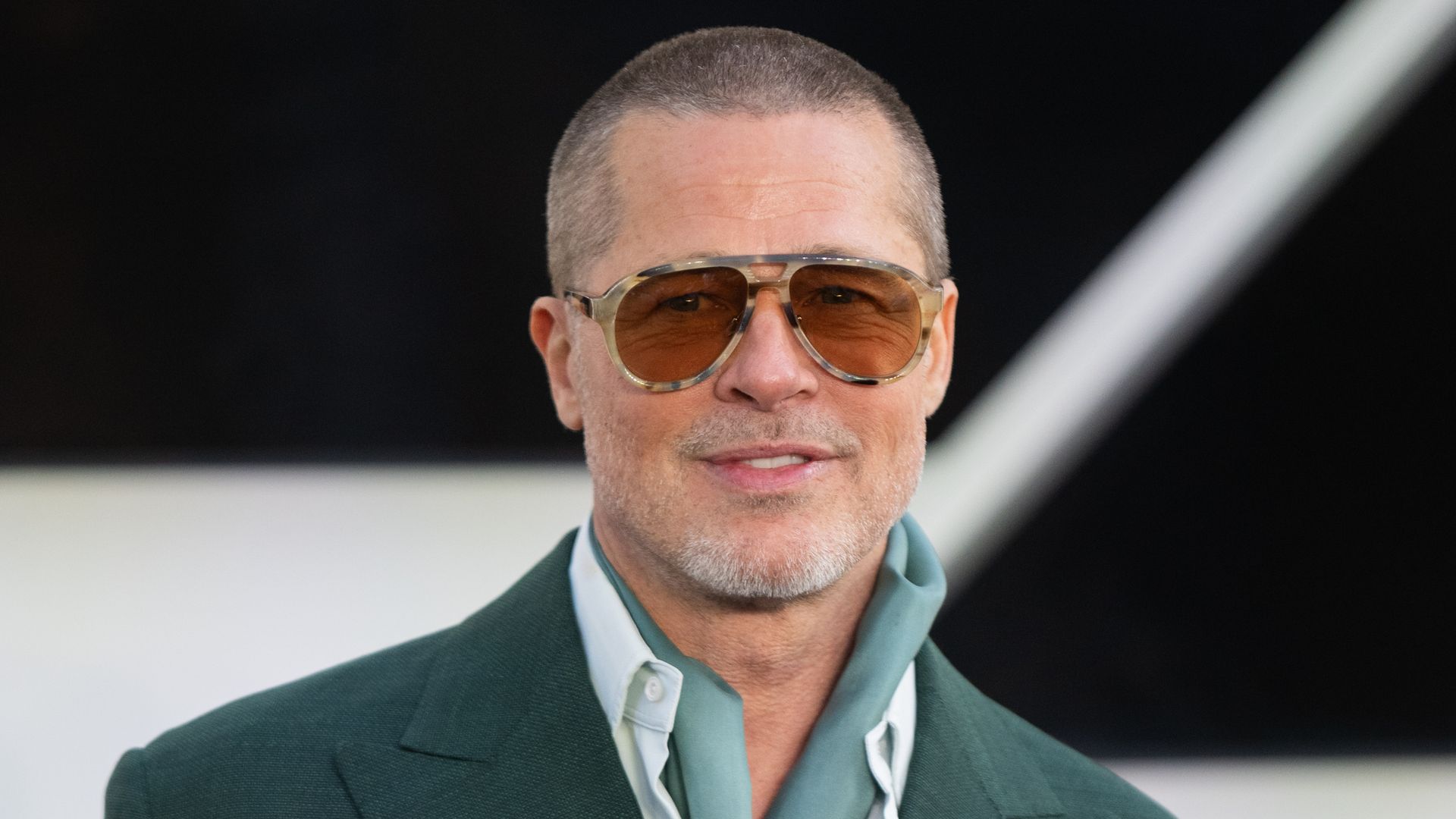Conoce a los 2 hermanos pequeños de Brad Pitt, cuyas vidas tomaron un rumbo muy distinto