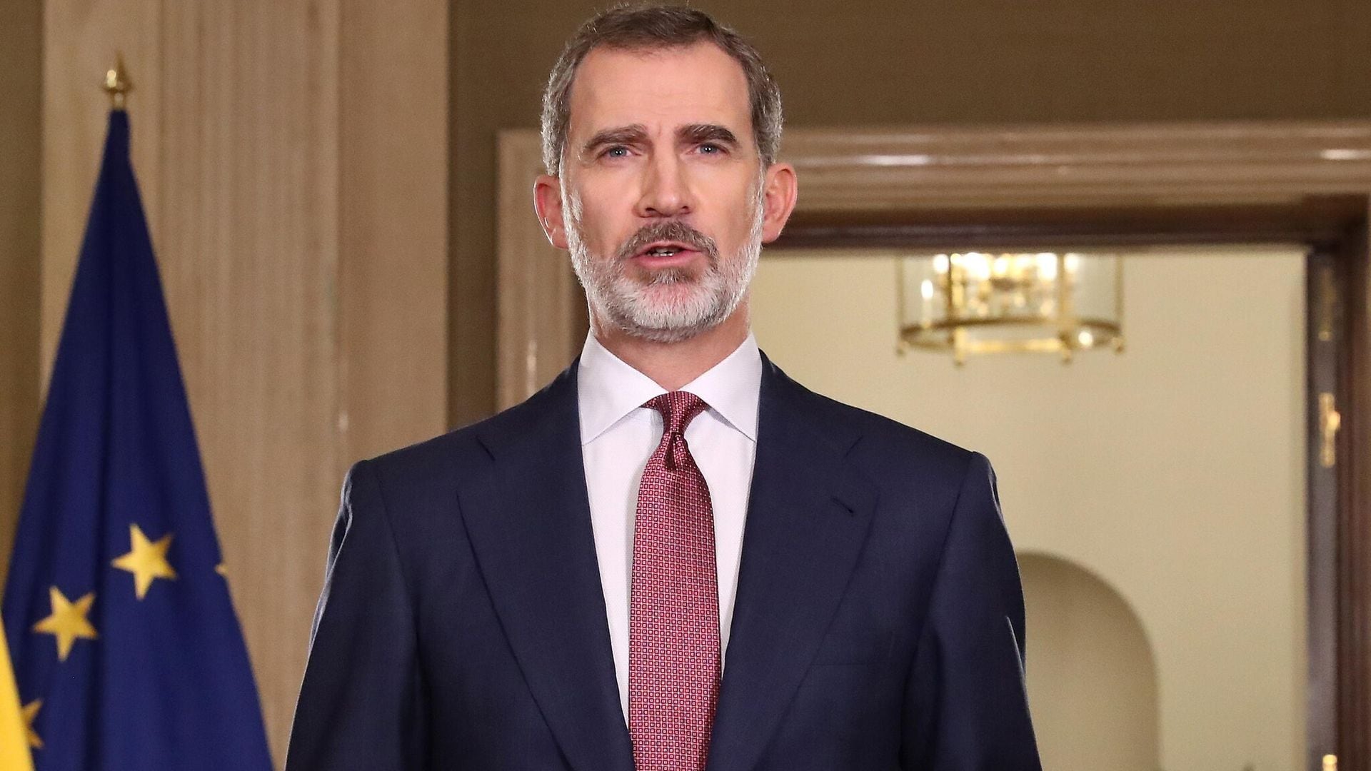 El rey Felipe de España da positivo a COVID-19