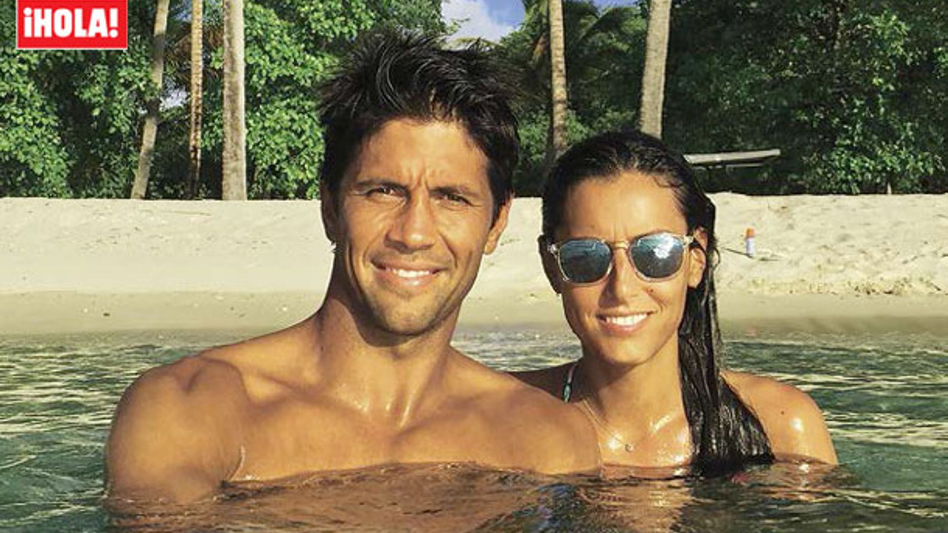 En ¡HOLA!: Ana Boyer y Fernando Verdasco posan juntos en su paraíso privado del Caribe
