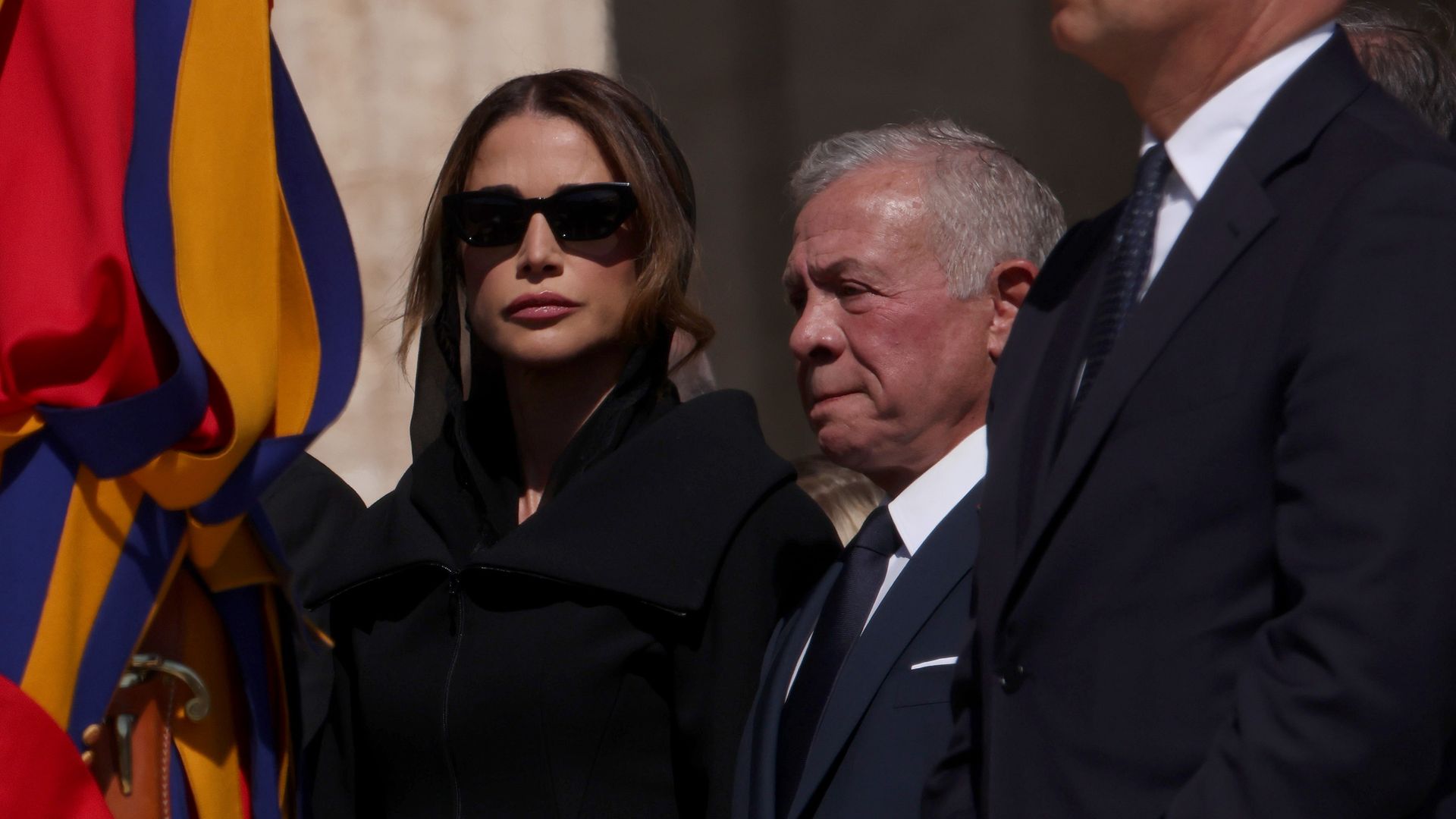 Rania de Jordania y Abdalá de Jordania en el funeral del Papa Francisco
