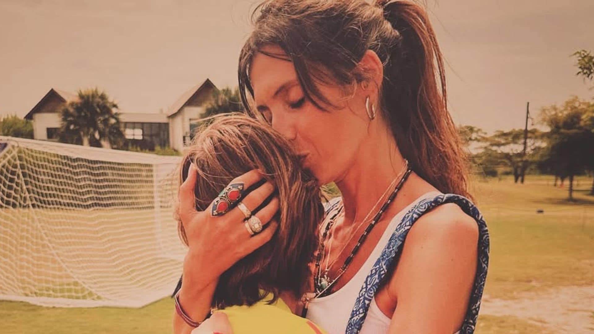 Sara Carbonero conmueve con el abrazo más tierno a su hijo Martín: "Para enmarcar"