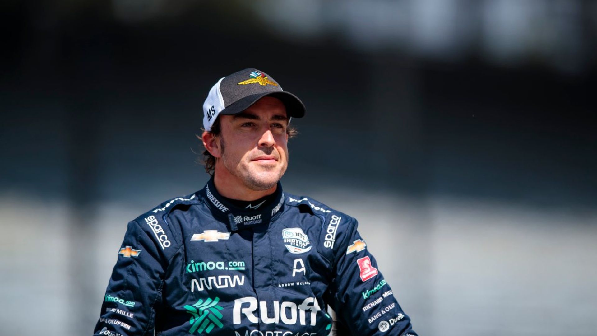 Fernando Alonso muestra cómo tiene el rostro una semana después del atropello que sufrió