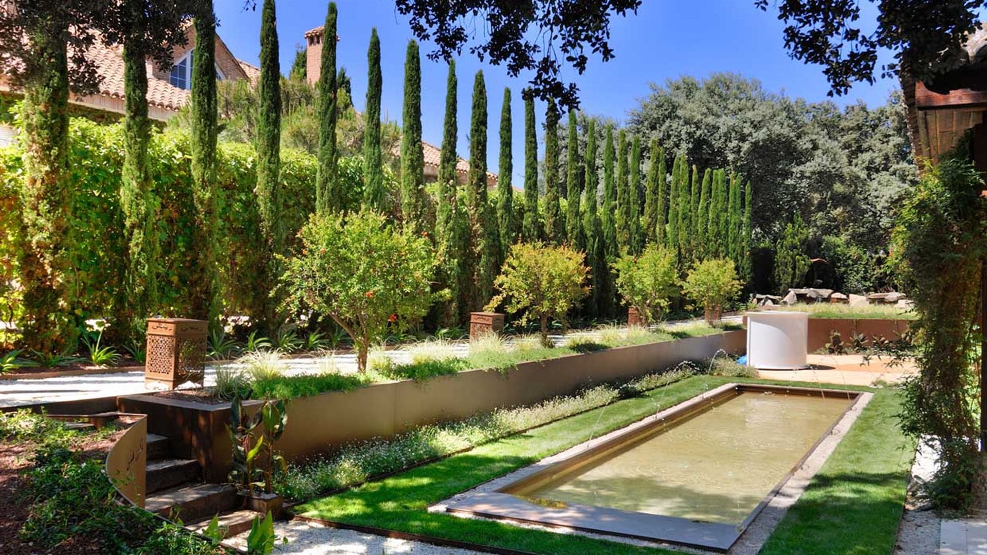 Incluye láminas de agua en el jardín, su decoración será todavía más especial
