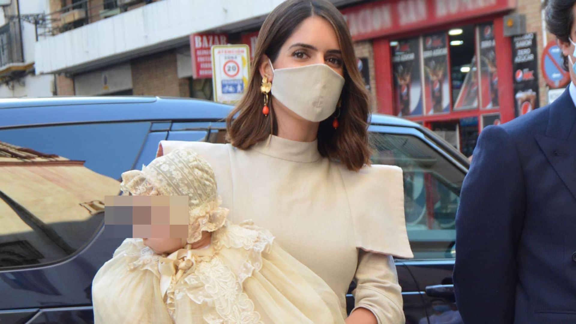 Sofía Palazuelo conecta con la Reina en el bautizo de su hija