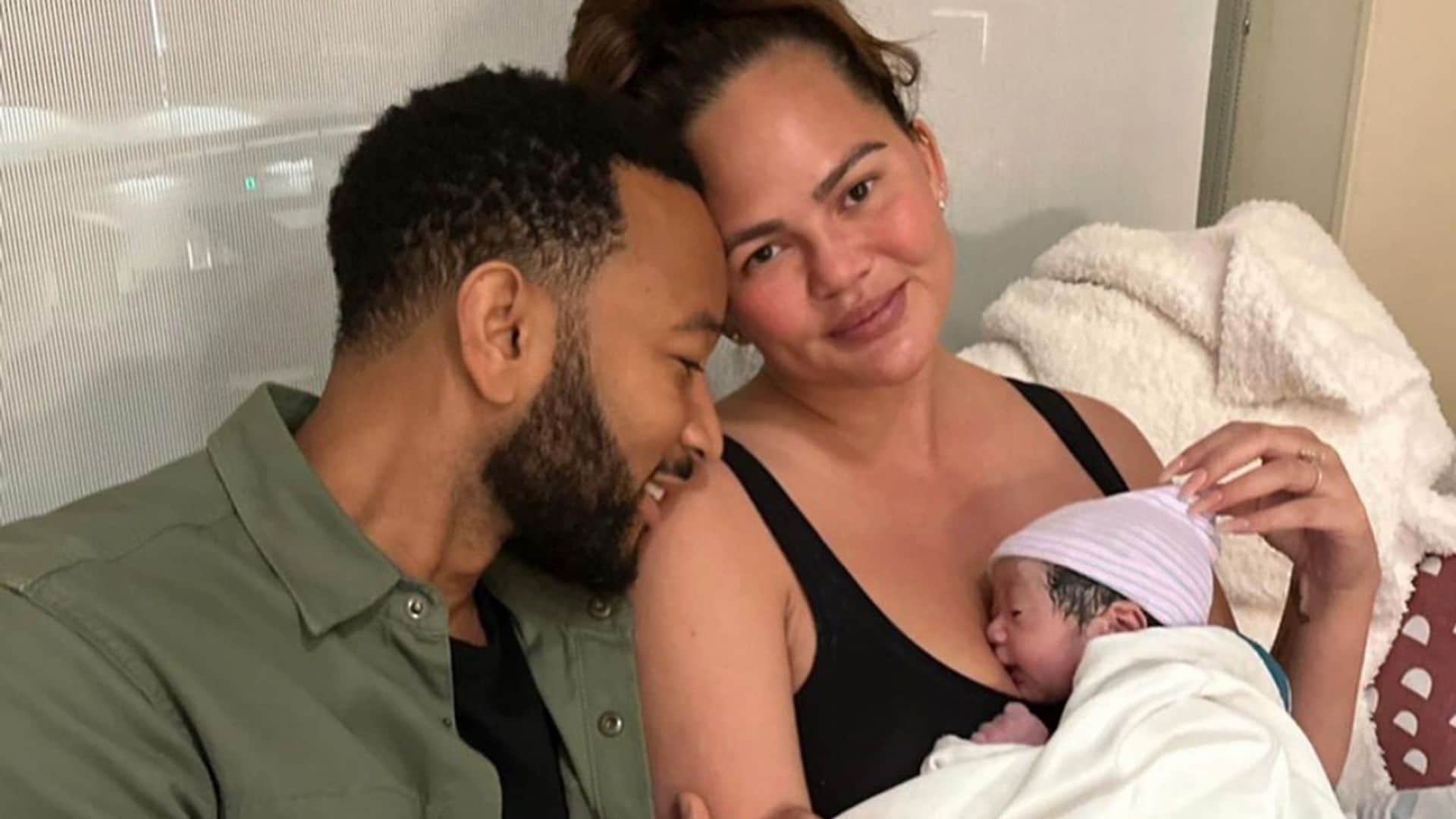 ¡Sorpresa! Chrissy Teigen y John Legend dan la bienvenida a su cuarto hijo