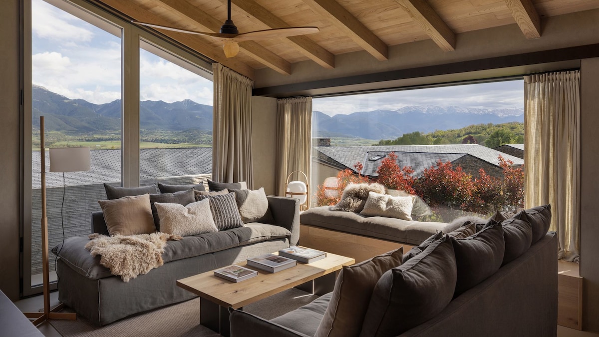 Lujo silencioso con vistas al Pirineo: así es esta casa idílica de madera y calma en la Cerdaña