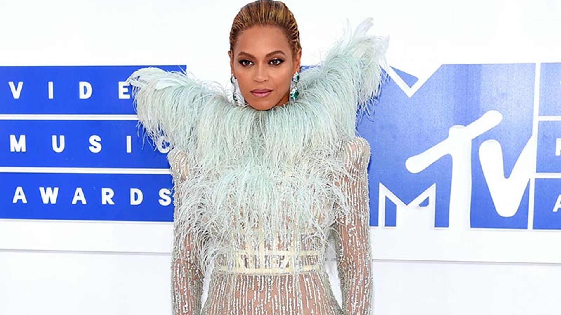 MTV Video Music Awards: vestidos joya, transparencias y plumas, ¡así ha sido su alfombra roja!