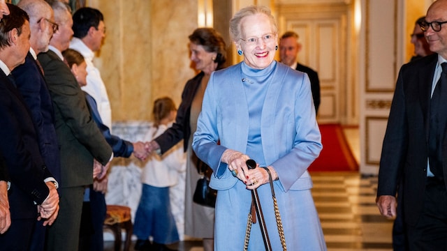 Plano medio de Margarita de Dinamarca en un evento en el Palacio de Christianborg