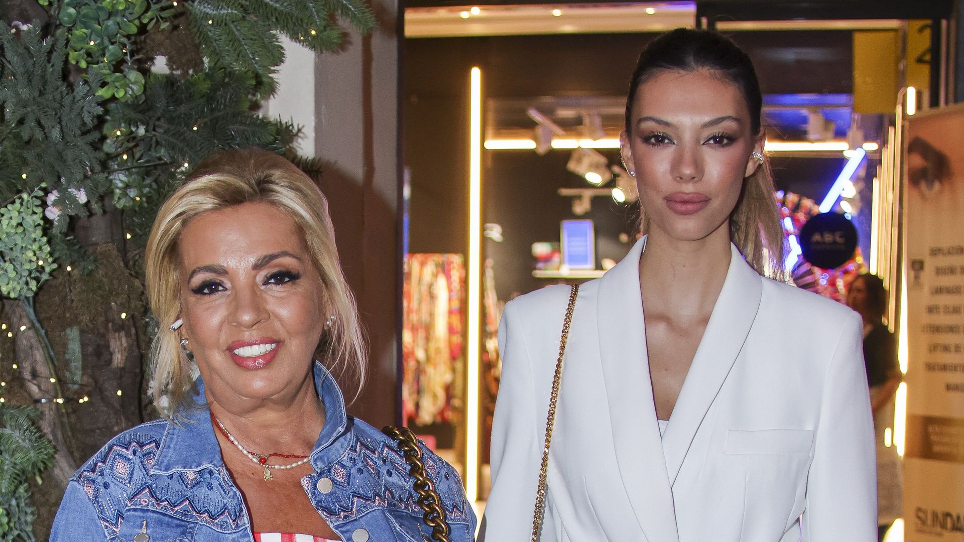 Carmen Borrego y Alejandra Rubio en un evento