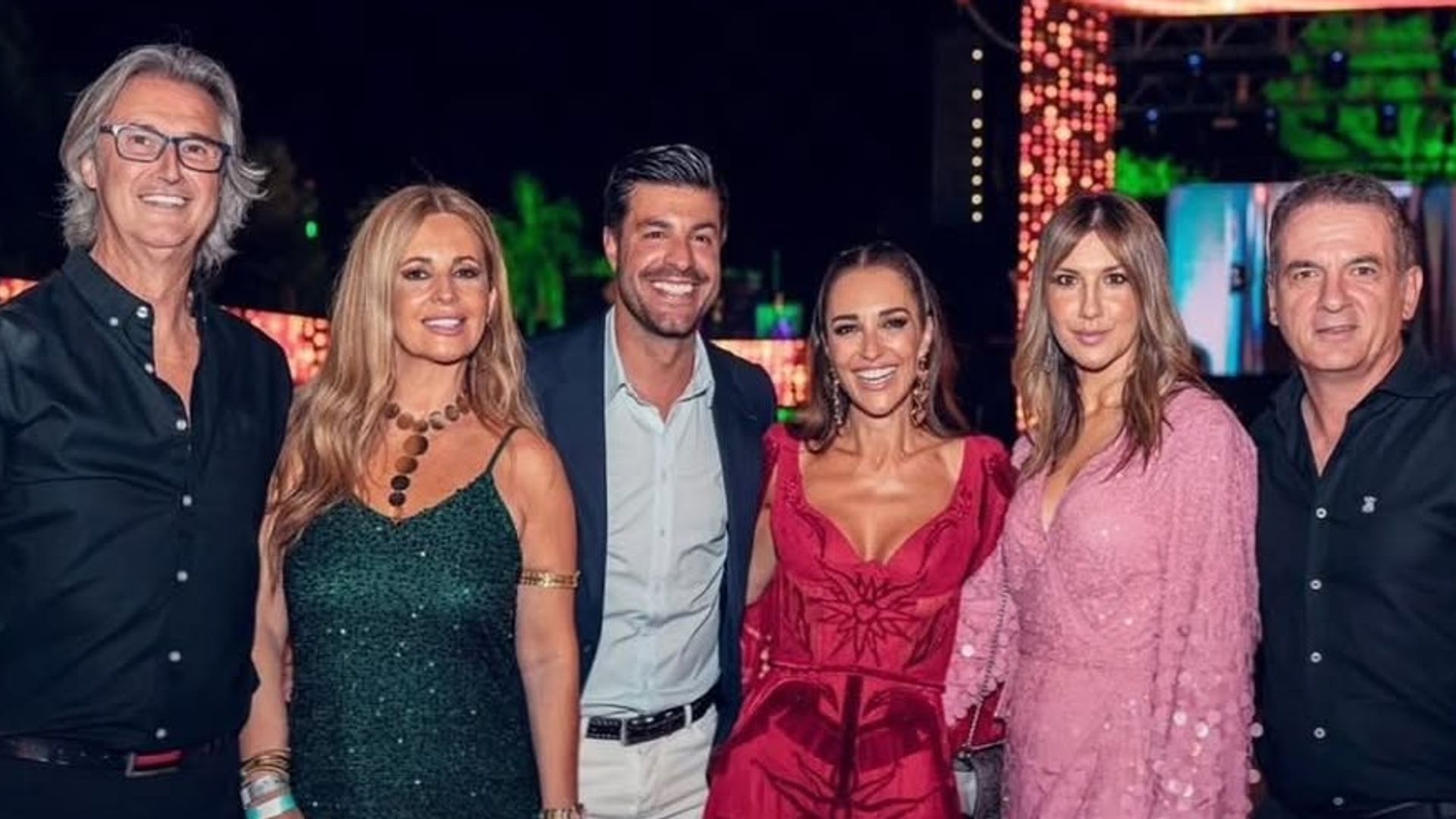 Paula Echevarría y Miguel Torres con sus amigos