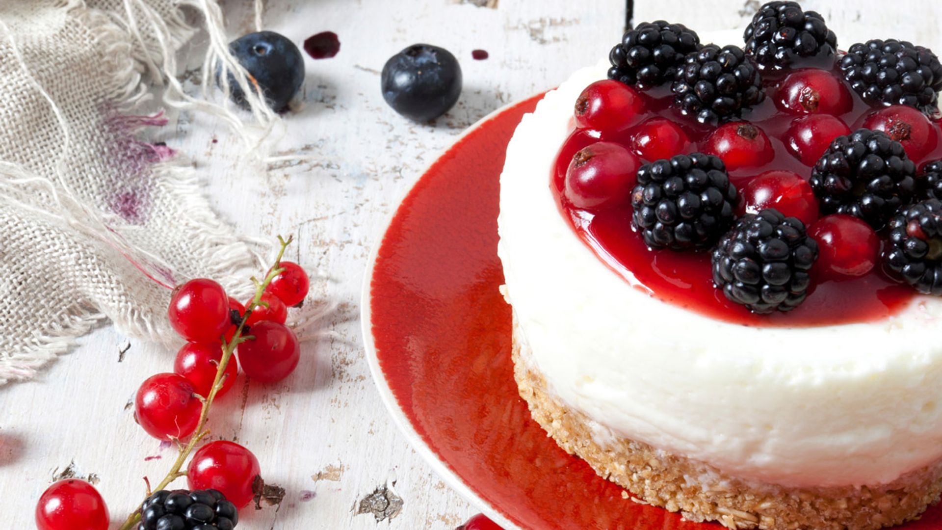 Mini 'Cheesecakes' con frutos rojos