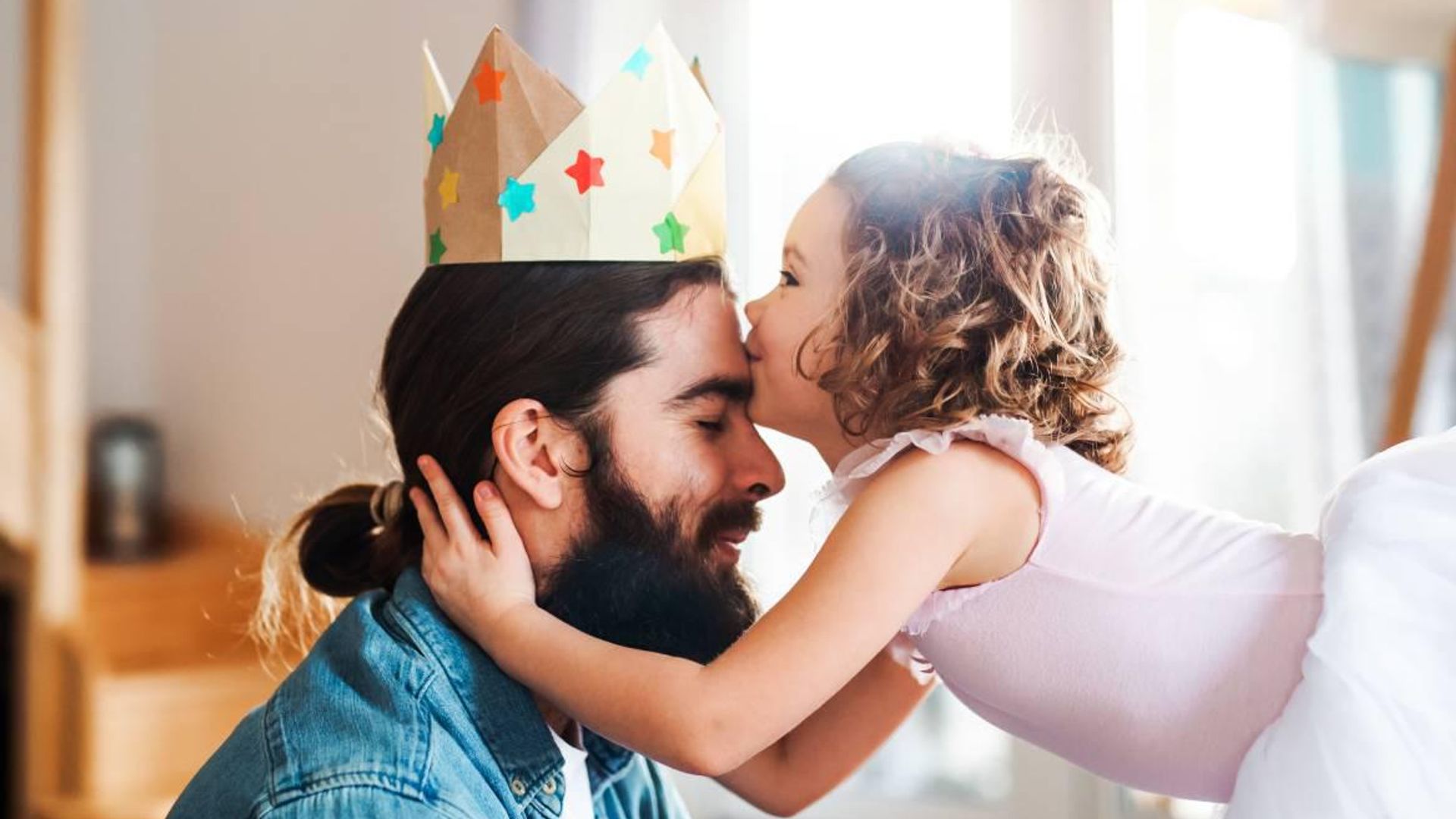 La nueva generación de padres que asumen, de verdad, la paternidad