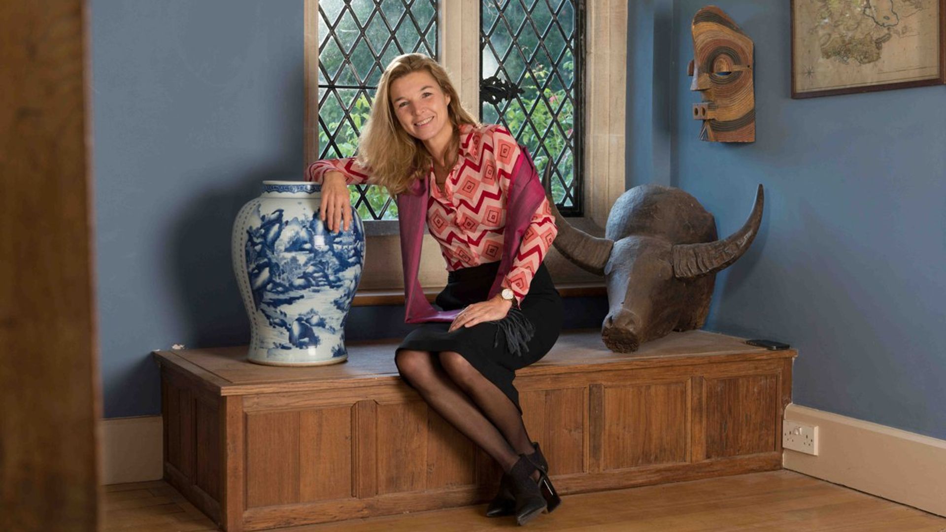 Katharine Butler, pareja de Kyril de Bulgaria, nos recibe en su casa de la campiña inglesa y desvela sus ilusiones: de su reciente proyecto a su pasión por España
