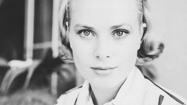 Grace Kelly fotografiada por Howell Conant en Montego Bay, Jamaica, 1955. 