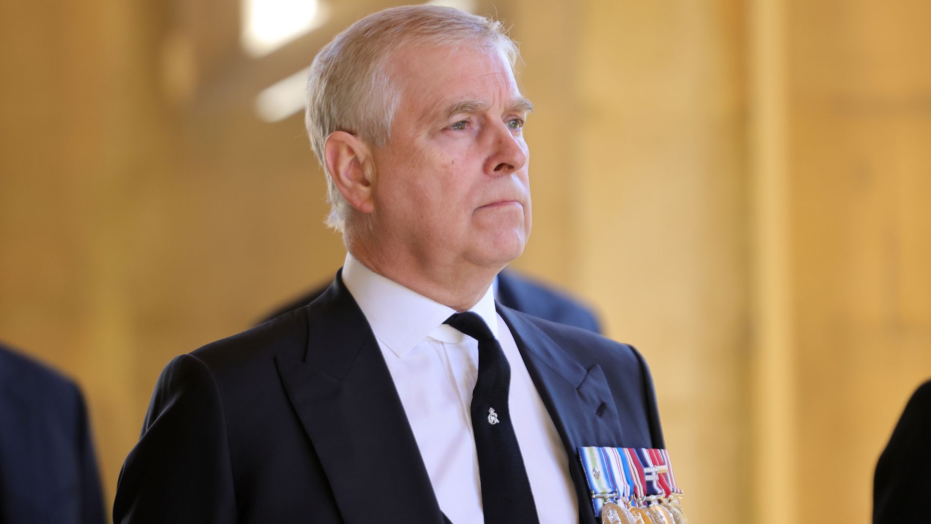 Andrés Mountbatten-Windsor, una de cal y otra de arena: despojado de su último honor, pasará la Navidad en Royal Lodge